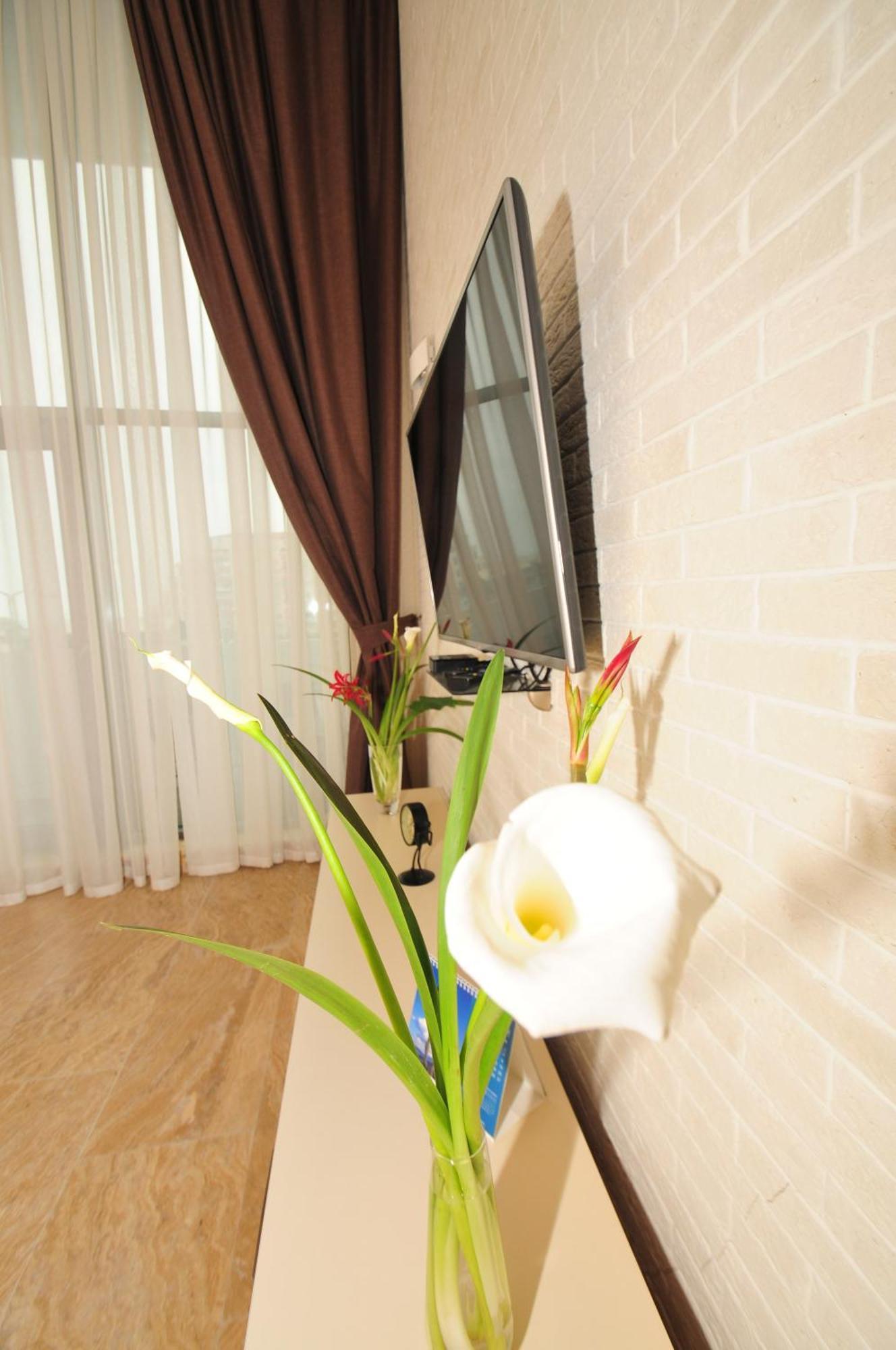 Orbi Apart Hotel In Front Of Aquapark Batumi Bagian luar foto